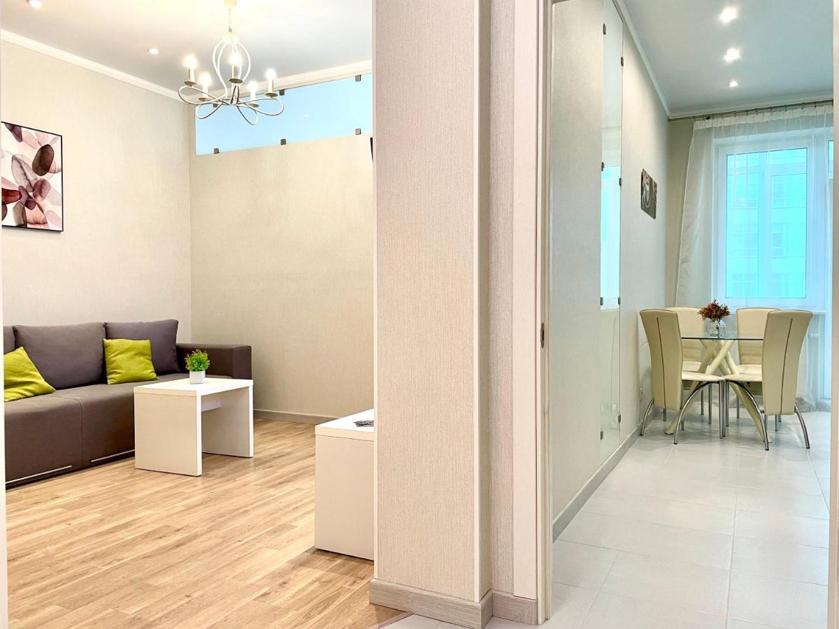 Navit Luxury Apartments With Breakfast Near The Railway Station, The City Center And The Park 키예프 외부 사진