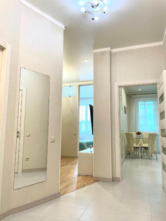 Navit Luxury Apartments With Breakfast Near The Railway Station, The City Center And The Park 키예프 외부 사진