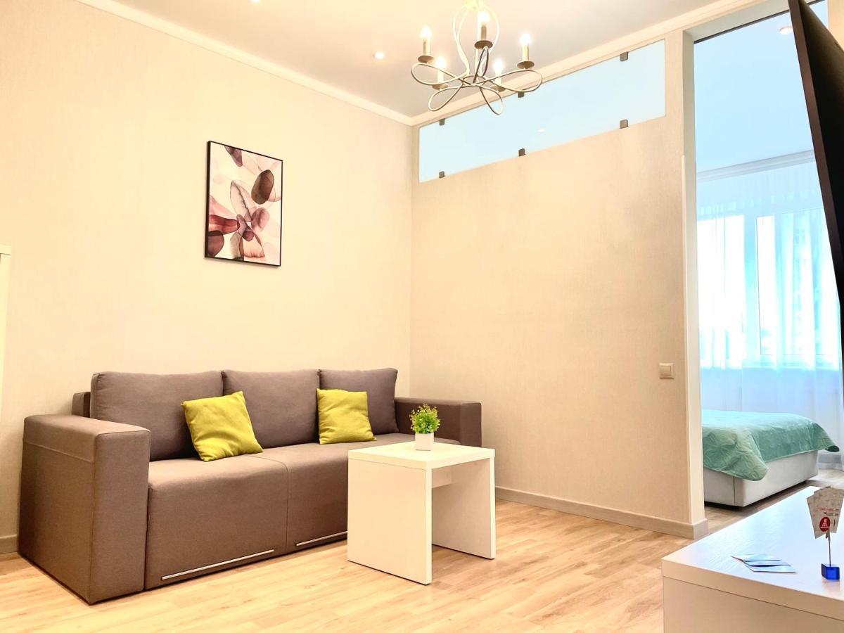 Navit Luxury Apartments With Breakfast Near The Railway Station, The City Center And The Park 키예프 외부 사진