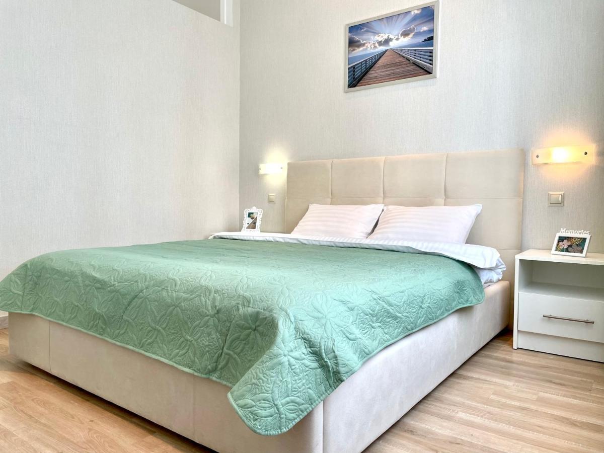 Navit Luxury Apartments With Breakfast Near The Railway Station, The City Center And The Park 키예프 외부 사진