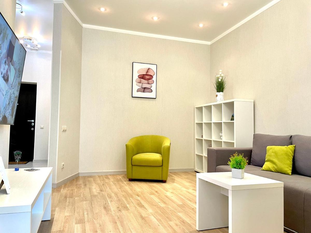 Navit Luxury Apartments With Breakfast Near The Railway Station, The City Center And The Park 키예프 외부 사진