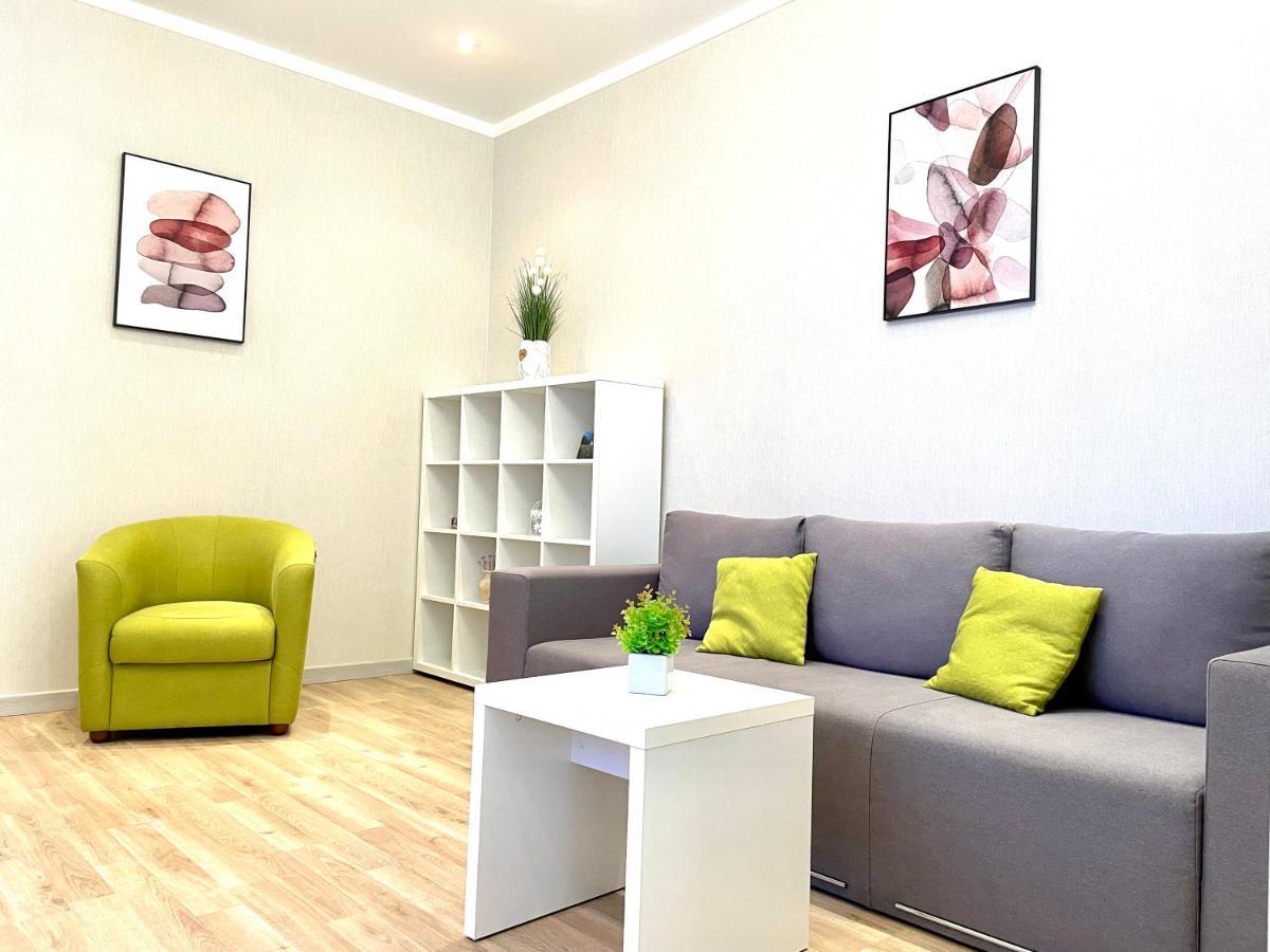 Navit Luxury Apartments With Breakfast Near The Railway Station, The City Center And The Park 키예프 외부 사진