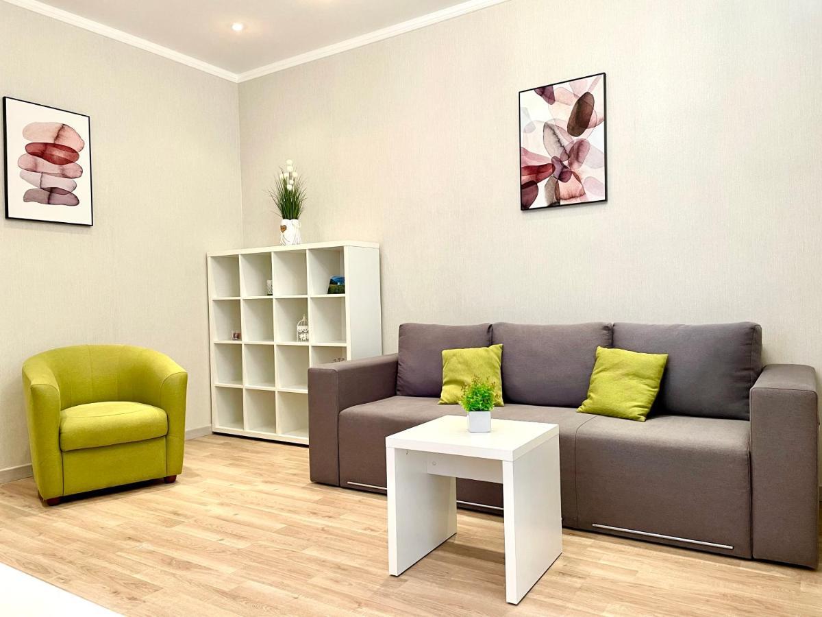 Navit Luxury Apartments With Breakfast Near The Railway Station, The City Center And The Park 키예프 외부 사진