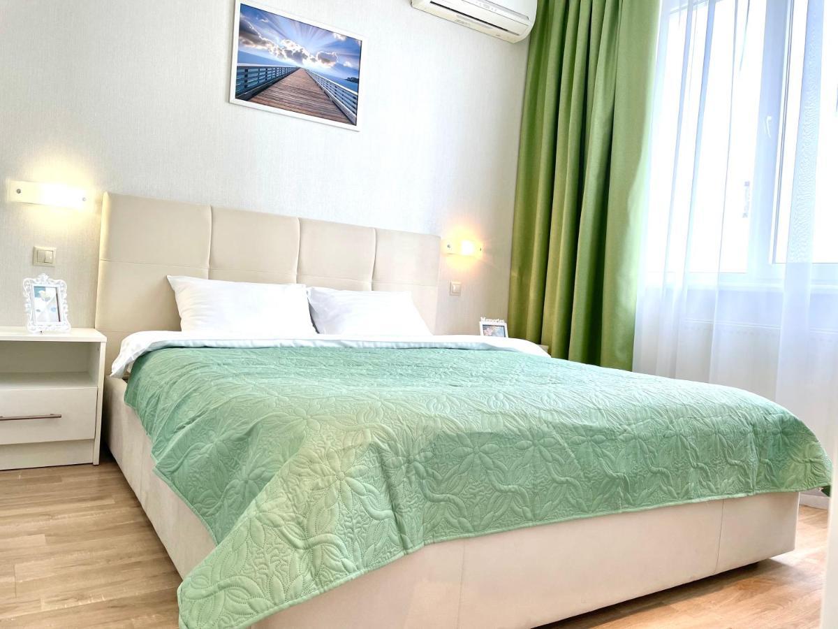 Navit Luxury Apartments With Breakfast Near The Railway Station, The City Center And The Park 키예프 외부 사진