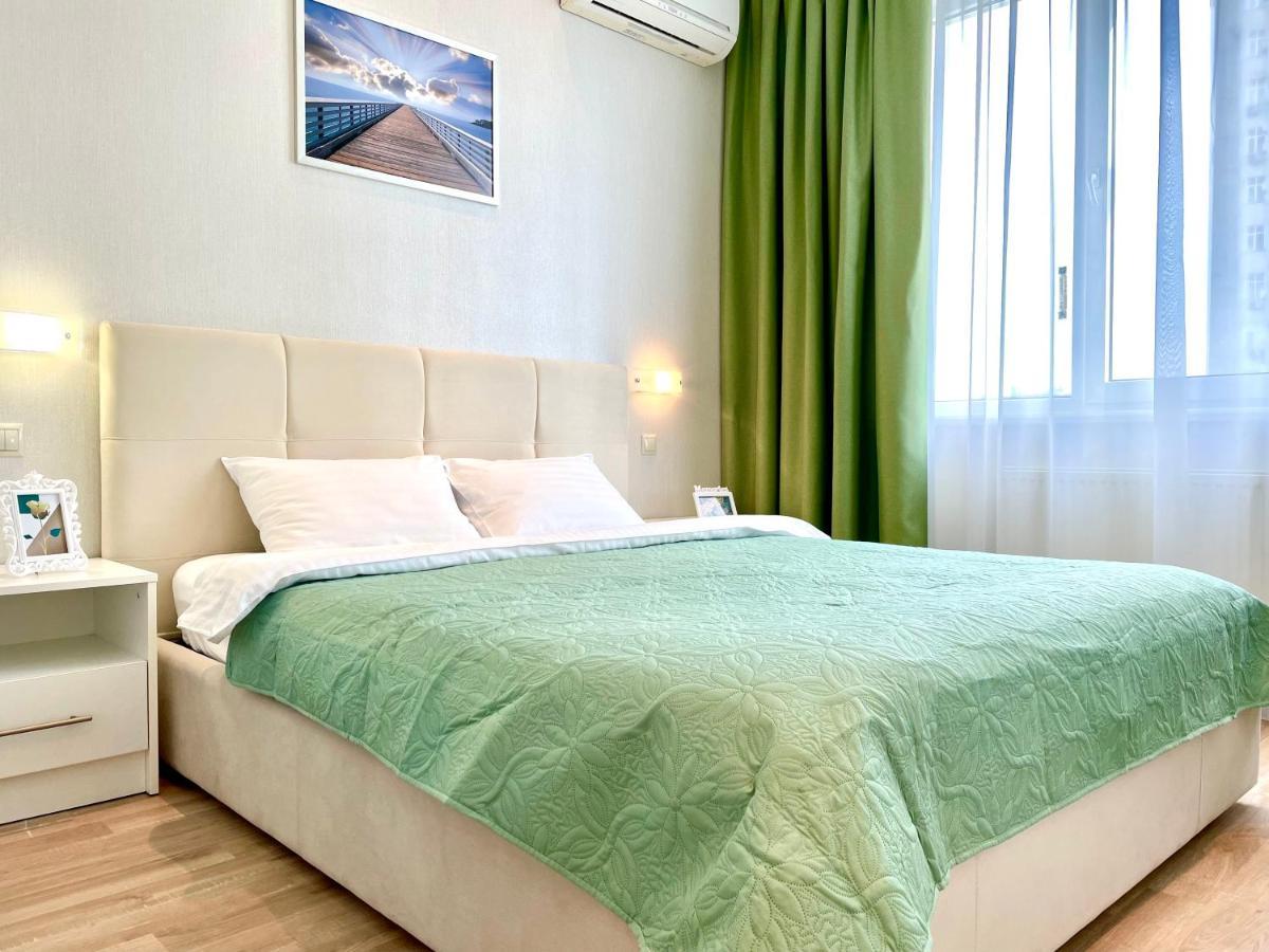 Navit Luxury Apartments With Breakfast Near The Railway Station, The City Center And The Park 키예프 외부 사진
