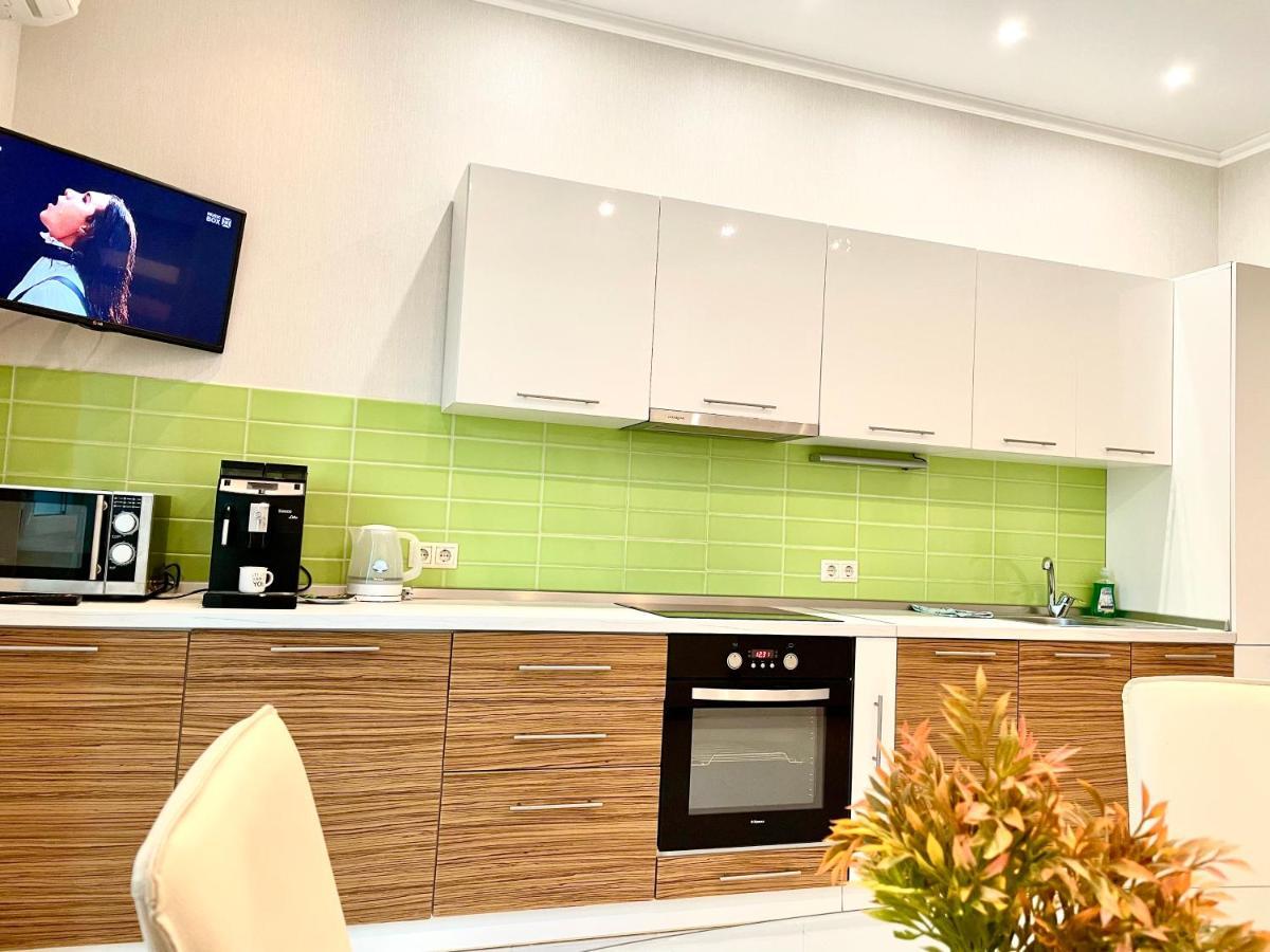 Navit Luxury Apartments With Breakfast Near The Railway Station, The City Center And The Park 키예프 외부 사진